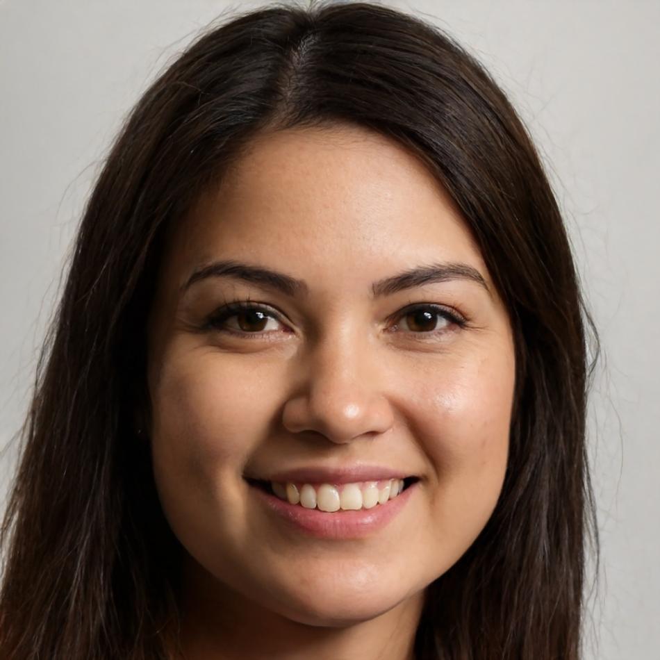 Instructora explicando análisis financiero con casos reales