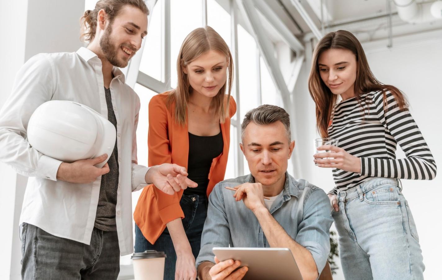 Sesión de formación práctica con herramientas de análisis financiero